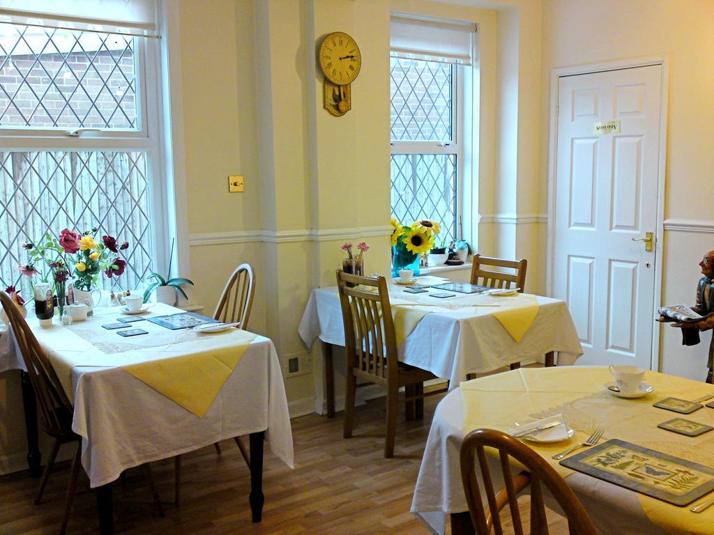 Crestwell House Bed and Breakfast Eastleigh Eksteriør billede
