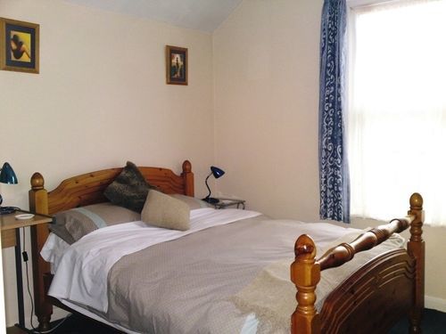 Crestwell House Bed and Breakfast Eastleigh Eksteriør billede